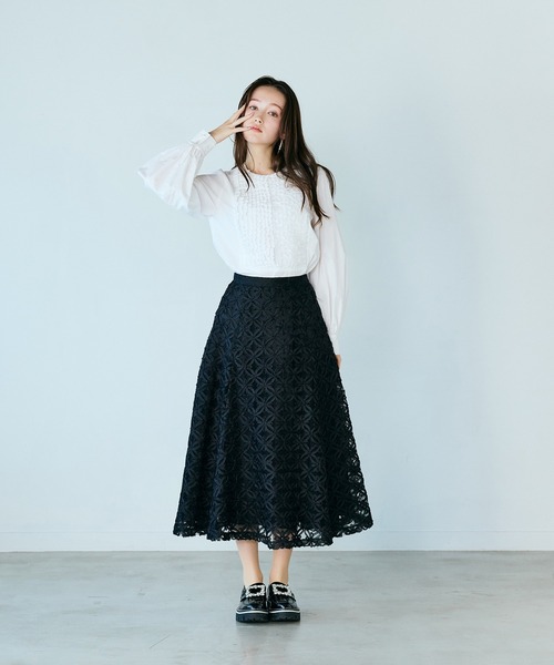 Audie a Muses(オーディアミューズ)の「フラワー立体刺繍スカート(スカート・レディース・ブラック/オフホワイト・42/38)」の10枚目の写真