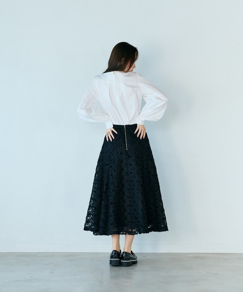 Audie a Muses(オーディアミューズ)の「フラワー立体刺繍スカート(スカート・レディース・ブラック/オフホワイト・42/38)」の14枚目の写真
