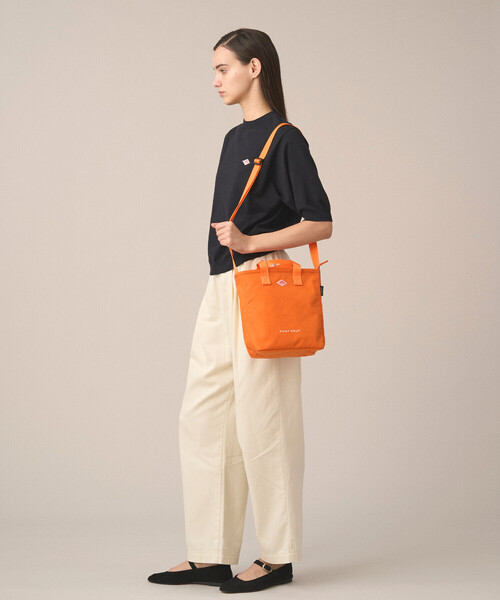 DANTON（ダントン）の「Cordura Canvas 2way Tote Bag〈PONT NEUF〉（ショルダーバッグ・レディース・ダークグレー/オレンジ/オフホワイト/ブラック/グレイッシュベージュ/ブルー系その他5・-）」の8枚目の写真