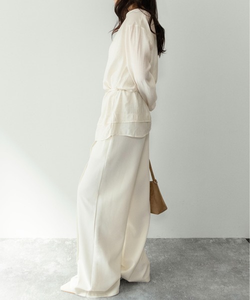 on:nue（オンニュ）の「【on:nue】[着用動画あり！] ドレープレイヤードデザインブラウス /2026 SS COLLECTION（シャツ/ブラウス・レディース・アイボリー/グレー・FREE）」の15枚目の写真