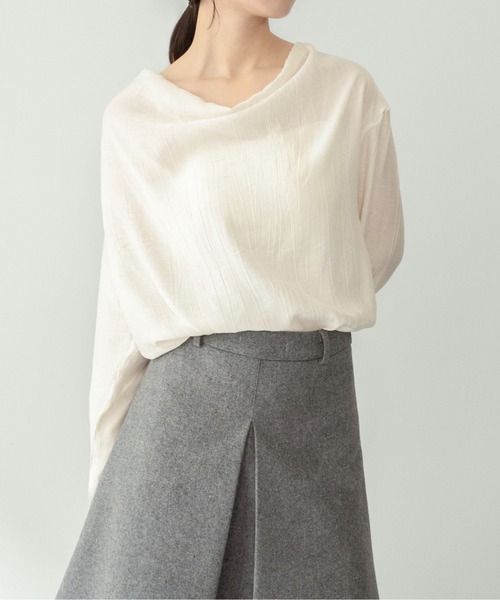 on:nue（オンニュ）の「【on:nue】[着用動画あり！] ドレープレイヤードデザインブラウス /2026 SS COLLECTION（シャツ/ブラウス・レディース・アイボリー/グレー・FREE）」の18枚目の写真