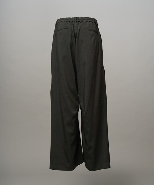 MAISON SPECIAL(メゾンスペシャル)の「《UNISEX》3D Cut Prime-Wide Gathered Trousers/3Dカットプライムワイドギャザースラックス【MAISON SPECIAL/メゾンスペシャル】(スラックス・メンズ・マスタード/ブラック/チャコールグレー/オフホワイト・2/1/0)」の5枚目の写真