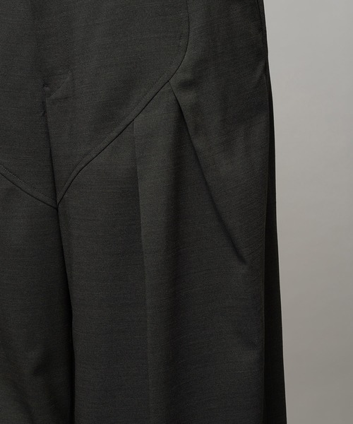 MAISON SPECIAL(メゾンスペシャル)の「《UNISEX》3D Cut Prime-Wide Gathered Trousers/3Dカットプライムワイドギャザースラックス【MAISON SPECIAL/メゾンスペシャル】(スラックス・メンズ・マスタード/ブラック/チャコールグレー/オフホワイト・2/1/0)」の9枚目の写真