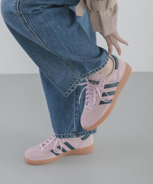 adidas(アディダス)の「adidas HANDBALL SPEZIAL W(スニーカー・レディース・ピンク・23.5/24.5/23/24)」の1枚目の写真