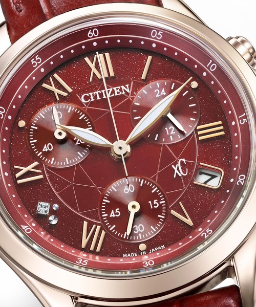 XC（クロスシー）の「xC クロスシー basic collection 光発電エコ・ドライブ クロノグラフ 限定モデル FB1405-15W（アナログ腕時計・レディース・レッド・FREE）」の4枚目の写真