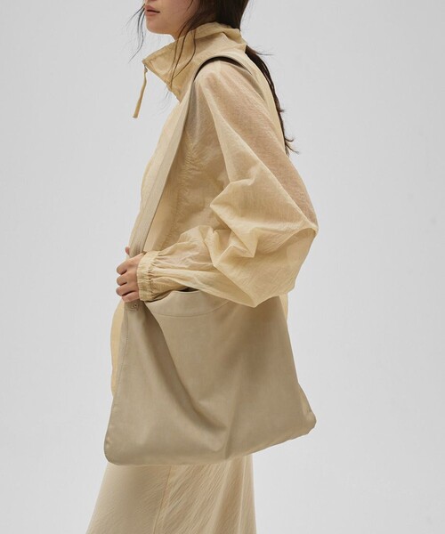 TODAYFUL(トゥデイフル)の「【TODAYFUL/トゥデイフル】Useful Shoulder Bag/ユースフルショルダーバッグ(ショルダーバッグ・レディース・ブラウン/ブラック/アイボリー・FREE)」の7枚目の写真