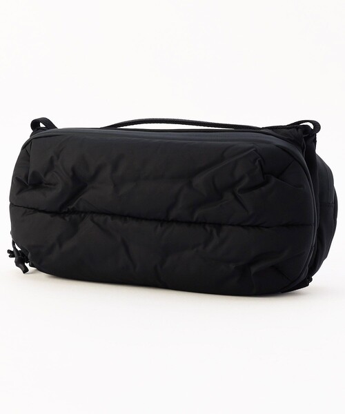 Topologie（トポロジー）の「Topologie/トポロジー Bottle Sacoche Medium Puffer ボトルサコッシュ【バッグ単体】（ショルダーバッグ・メンズ・ブラック・ONE SIZE）」の11枚目の写真