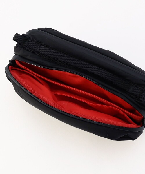 Topologie（トポロジー）の「Topologie/トポロジー Bottle Sacoche Medium Puffer ボトルサコッシュ【バッグ単体】（ショルダーバッグ・メンズ・ブラック・ONE SIZE）」の16枚目の写真