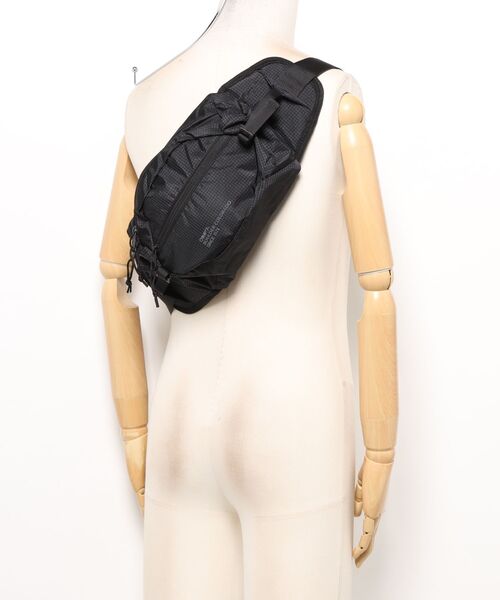 CAMP7（キャンプセブン）の「【CAMP7】リップストップナイロンウエストバッグ (収納力 / 軽量 / アクティブ / スタイリッシュ)（ボディバッグ/ウエストポーチ・メンズ・グレー/ブラック・ONE SIZE）」の3枚目の写真