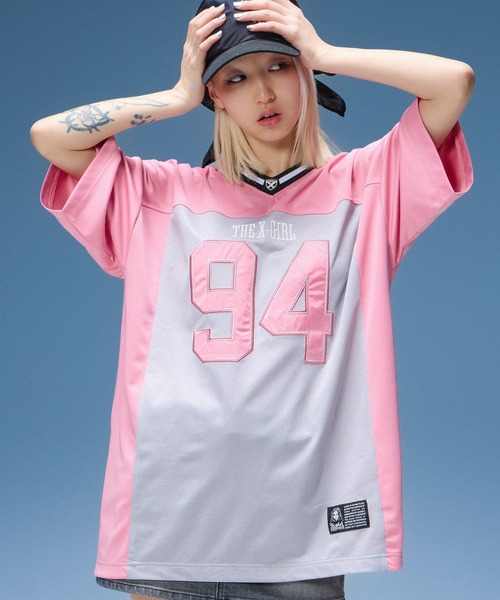 X-girl（エックスガール）の「FACE LABEL FOOTBALL TEE DRESS（ワンピース・レディース・ブラック/ブラウン/ピンク・S/M）」の3枚目の写真