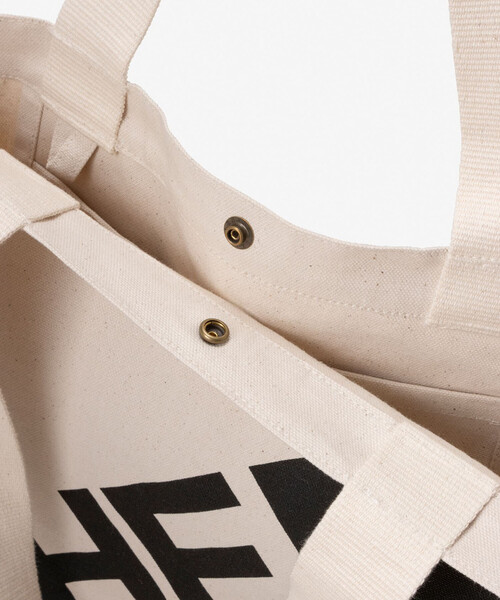 THE NORTH FACE(ザノースフェイス)の「THE NORTH FACE/ザ・ノース・フェイス Ramp Tote L/ランプトートL【NM72607】(トートバッグ・メンズ・グリーン/レッド/イエロー/ブルー/ブラック・ONE SIZE)」の12枚目の写真