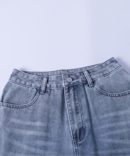 La-gemme(ラジェム)の「カーブシルエットワイドデニムパンツ(デニムパンツ・レディース・ブルー/ライトブルー・L/M/S)」の15枚目の写真