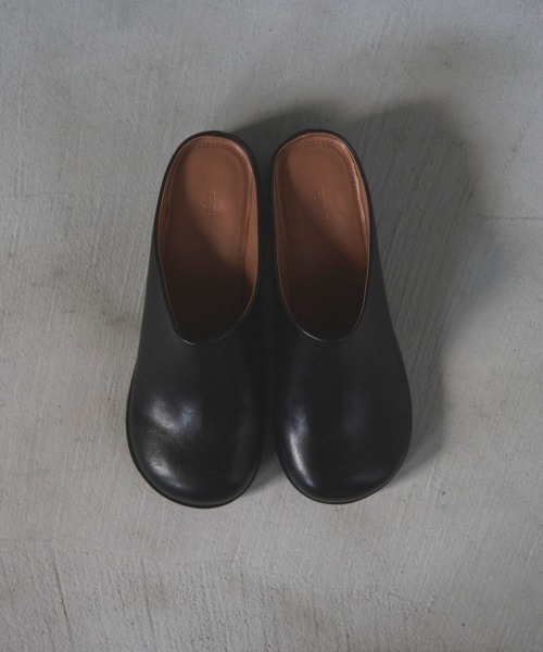anuke(アンヌーク)の「anuke Ecoleather Heel Slip-ons エコレザーヒールスリッポン/62521021(スリッポン・レディース・ブラック・36/37/38)」の12枚目の写真