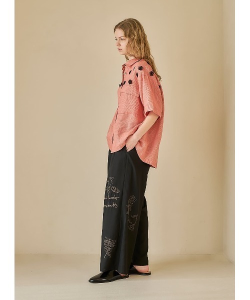 COEL(コエル)の「モチーフリネンシャツ(シャツ/ブラウス・レディース・ブラック/オレンジ・FREE)」の4枚目の写真