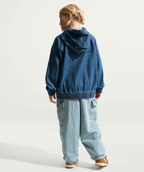 NIKE(ナイキ)の「《セットアップ対応商品》ナイキ スポーツウェア コレクション ジュニア デニム カーゴ パンツ / Nike Sportswear Collection Big Kids' Denim Cargo Pants IO0197-440 Light Armory Blue(デニムパンツ・キッズ・ライトブルー・130/140/150/160)」の15枚目の写真