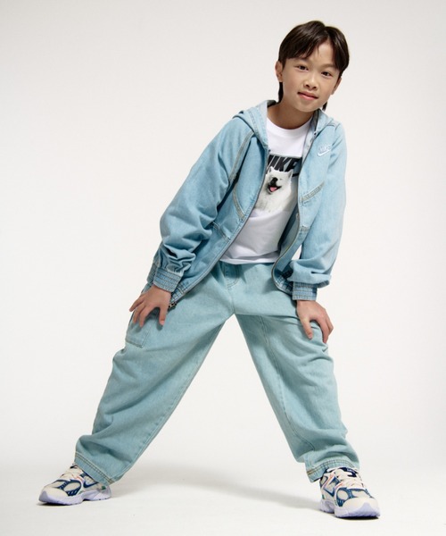 NIKE(ナイキ)の「《セットアップ対応商品》ナイキ スポーツウェア コレクション ジュニア デニム カーゴ パンツ / Nike Sportswear Collection Big Kids' Denim Cargo Pants IO0197-440 Light Armory Blue(デニムパンツ・キッズ・ライトブルー・130/140/150/160)」の4枚目の写真