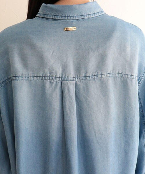 fredy emue（フレディエミュ）の「とろみデニムクロップドシャツ（シャツ/ブラウス・レディース・ブルー/チャコールグレー・38）」の15枚目の写真