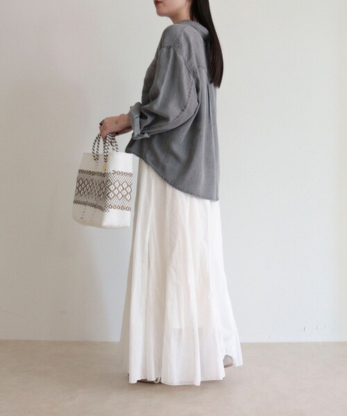 fredy emue（フレディエミュ）の「とろみデニムクロップドシャツ（シャツ/ブラウス・レディース・ブルー/チャコールグレー・38）」の12枚目の写真