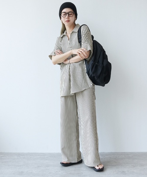 reca（レカ）の「エンボス加工スキッパーブラウス（シャツ/ブラウス・レディース・アイボリー/イエロー/ネイビー/ミント/ブラック/ホワイト/ブルー系その他/グレー系その他・M）」の15枚目の写真