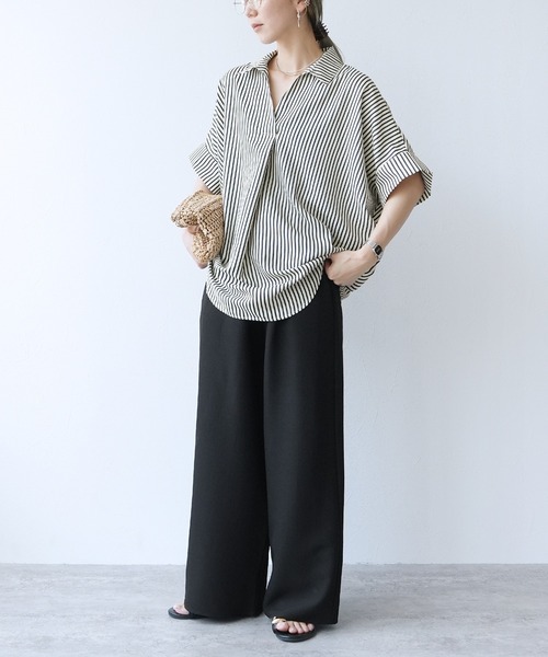reca（レカ）の「エンボス加工スキッパーブラウス（シャツ/ブラウス・レディース・アイボリー/イエロー/ネイビー/ミント/ブラック/ホワイト/ブルー系その他/グレー系その他・M）」の12枚目の写真