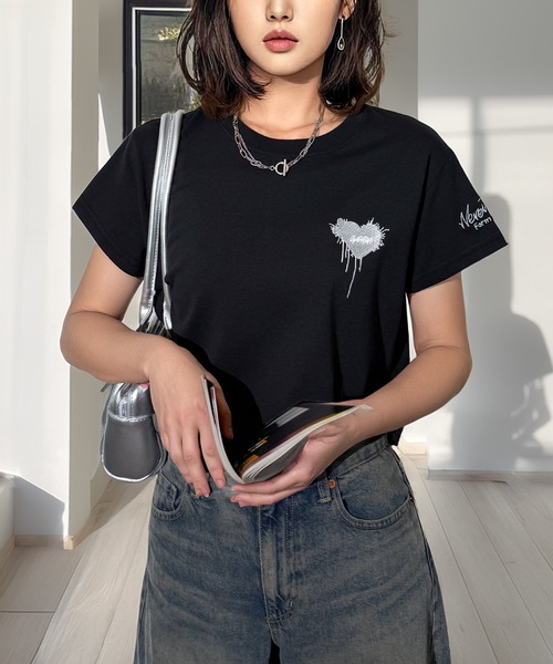Candlestick(キャンドルスティック)の「メルトハート刺繍 コンパクトTシャツ(Tシャツ/カットソー・レディース・ホワイト/ブラック/スミクロ・FREE)」の11枚目の写真