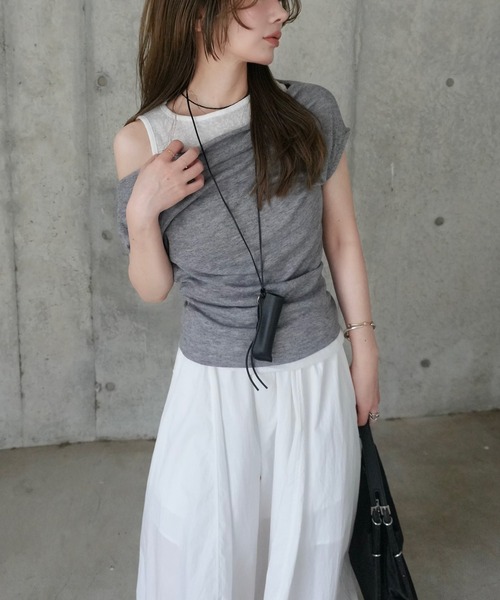 LAULEN(ローレン)の「drape nuance layered tops /ドレープニュアンスオフショルダーレイヤードトップス(Tシャツ/カットソー・レディース・ホワイト/グリーン/オレンジ/グレー/ブラック・FREE)」の3枚目の写真