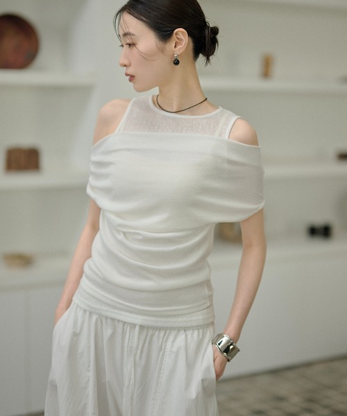 LAULEN(ローレン)の「drape nuance layered tops /ドレープニュアンスオフショルダーレイヤードトップス(Tシャツ/カットソー・レディース・ホワイト/グリーン/オレンジ/グレー/ブラック・FREE)」の1枚目の写真