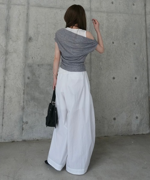 LAULEN(ローレン)の「drape nuance layered tops /ドレープニュアンスオフショルダーレイヤードトップス(Tシャツ/カットソー・レディース・ホワイト/グリーン/オレンジ/グレー/ブラック・FREE)」の6枚目の写真