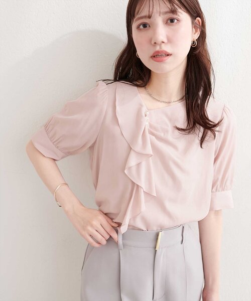 natural couture（ナチュラルクチュール）の「アシメフリルパール付きブラウス（シャツ/ブラウス・レディース・ネイビー/ミント/ピンクベージュ/アイボリー・FREE）」の4枚目の写真