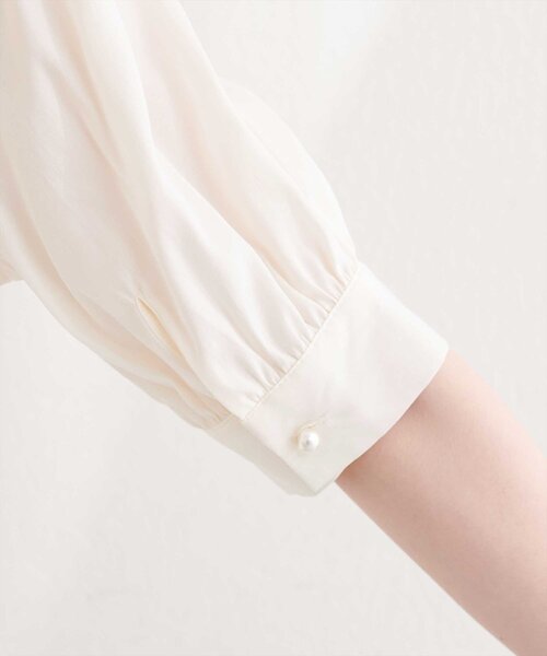 natural couture（ナチュラルクチュール）の「アシメフリルパール付きブラウス（シャツ/ブラウス・レディース・ネイビー/ミント/ピンクベージュ/アイボリー・FREE）」の15枚目の写真