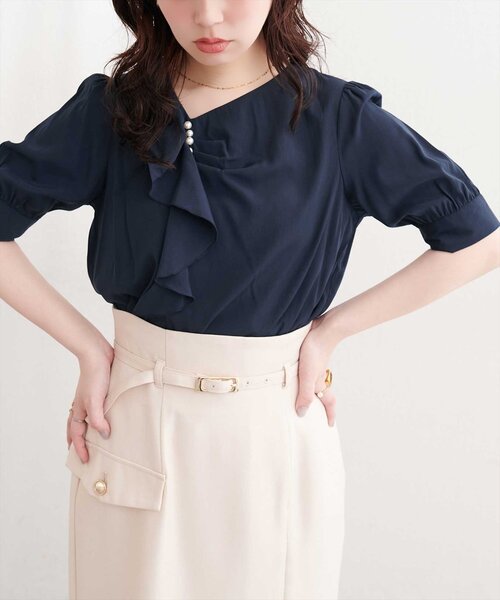 natural couture（ナチュラルクチュール）の「アシメフリルパール付きブラウス（シャツ/ブラウス・レディース・ネイビー/ミント/ピンクベージュ/アイボリー・FREE）」の16枚目の写真
