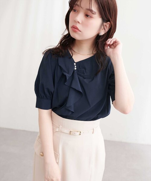 natural couture（ナチュラルクチュール）の「アシメフリルパール付きブラウス（シャツ/ブラウス・レディース・ネイビー/ミント/ピンクベージュ/アイボリー・FREE）」の18枚目の写真