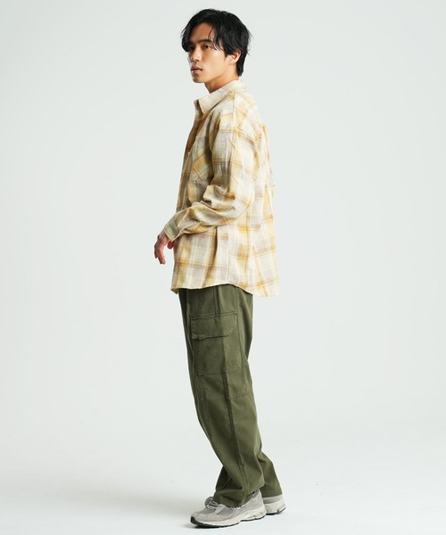 En serio TOKYO(エンソリオトーキョー)の「ピグメントチェックシャツ(シャツ/ブラウス・メンズ・ブルー/ベージュ・MEDIUM/LARGE/X-LARGE)」の6枚目の写真