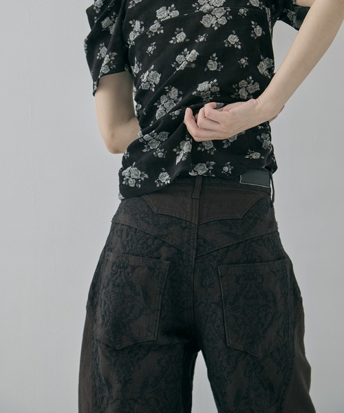 FETICO（フェティコ）の「【FETICO/フェティコ】《STUDIOUS別注》 DAMASK-PRINT DENIM CURVE-FIT HIGH-RISE JEANS/プリントデニムカーブフィットハイライズジジーンズ/ウォッシャブル（デニムパンツ・レディース・ブラウン・38/36/34）」の22枚目の写真