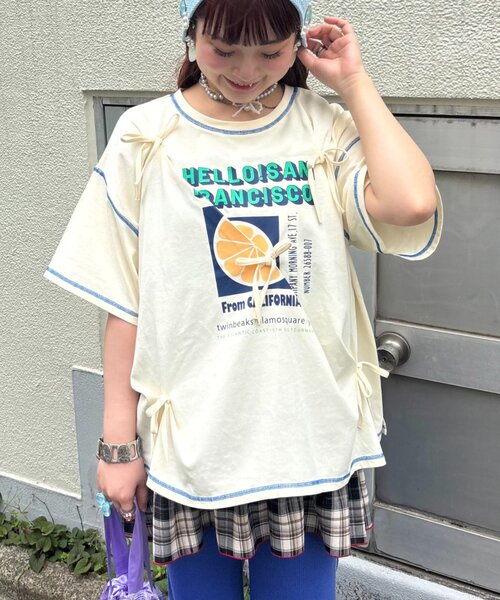 HELLO.SANFRANCISCO（ハローサンフランシスコ）の「【HELLO.SANFRANCISCO/ハローサンフランシスコ】タックリボンプリント半袖TEE（Tシャツ/カットソー・レディース・グレー/アイボリー/パープル・ONE SIZE）」の2枚目の写真