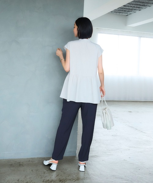CROSS FUNCTION（クロスファンクション）の「《防シワ》リネンライクストライプペプラムブラウス【CROSS FUNCTION/クロスファンクション】（シャツ/ブラウス・レディース・ブラック/オフホワイト/ネイビー・M/L/LL）」の22枚目の写真