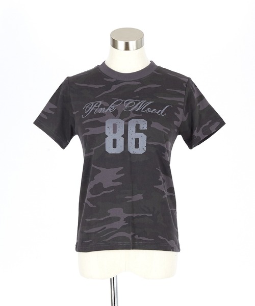 a.p.o.v.(エーピーオービー)の「a.p.o.v. クロップド丈ナンバリングレイヤーY2Kプリントカモフラ柄Tシャツ(レディース)(Tシャツ/カットソー・レディース・チャコール/ベージュ/カーキ・ONESIZE)」の14枚目の写真