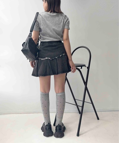 AS KNOW AS plus(アズノゥアズプラス)の「〇レースアップ ワンポイント刺繍テレコTシャツ(Tシャツ/カットソー・レディース・グレー/ブラック・FREE)」の15枚目の写真