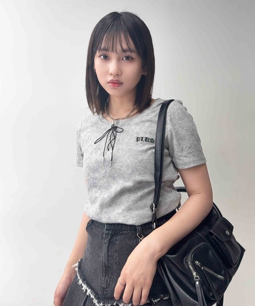 AS KNOW AS plus(アズノゥアズプラス)の「〇レースアップ ワンポイント刺繍テレコTシャツ(Tシャツ/カットソー・レディース・グレー/ブラック・FREE)」の21枚目の写真