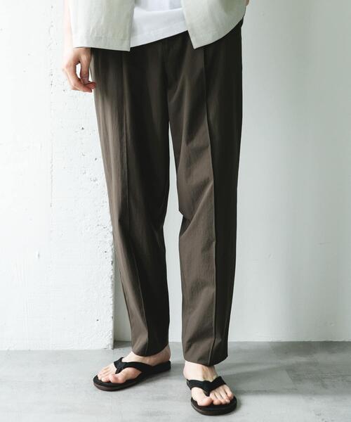 URBAN RESEARCH DOORS(アーバンリサーチドアーズ)の「ステッチクリース テーパードトラウザー(その他パンツ・メンズ・ブラウン/ネイビー・MEDIUM/LARGE)」の2枚目の写真