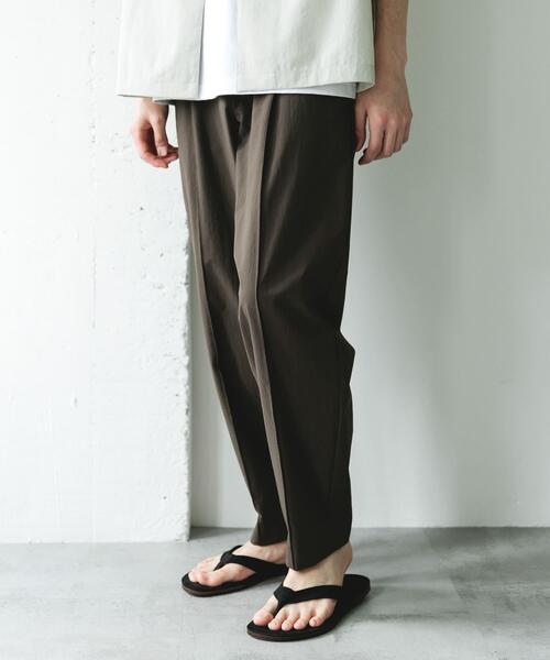 URBAN RESEARCH DOORS(アーバンリサーチドアーズ)の「ステッチクリース テーパードトラウザー(その他パンツ・メンズ・ブラウン/ネイビー・MEDIUM/LARGE)」の4枚目の写真