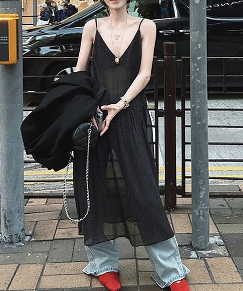 LAFFMO(ラフモ)の「ドット柄シアーフレアキャミワンピース(ワンピース・レディース・ブラック/ブラウン・M/L)」の1枚目の写真