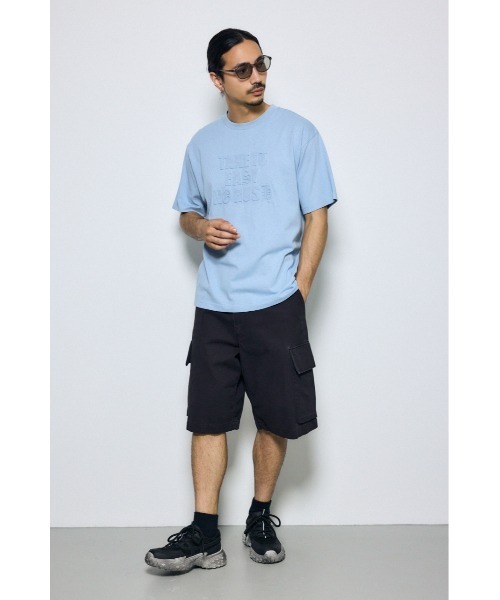 AZUL by moussy(アズールバイマウジー)の「エンボスロゴTシャツ(Tシャツ/カットソー・メンズ・ホワイト/ライトブルー/ライトブラック・LARGE/MEDIUM)」の9枚目の写真