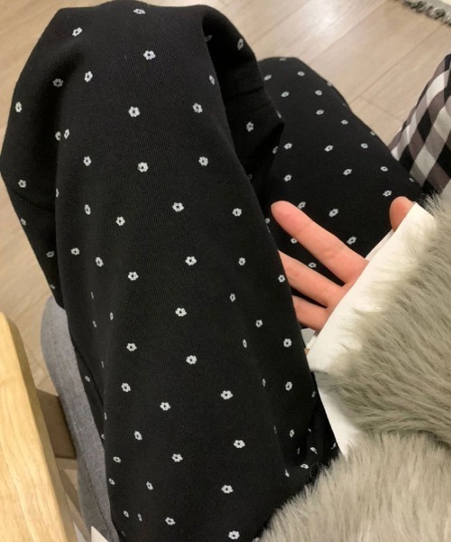 Ritzy(リッツィー)の「小花柄イージーワイドパンツ(その他パンツ・レディース・ブラック・M)」の18枚目の写真