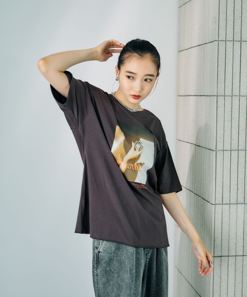 LEPSIM(レプシィム)の「アソートフォトプリントT 898359(Tシャツ/カットソー・レディース・ブラック/オフホワイト/ホワイト/チャコールグレー・FREE)」の7枚目の写真