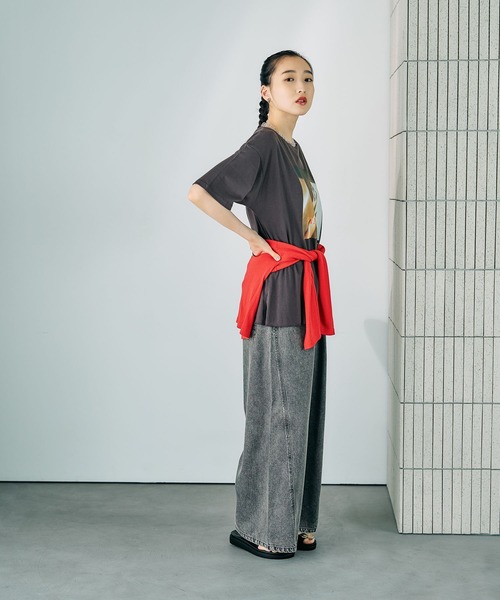 LEPSIM(レプシィム)の「アソートフォトプリントT 898359(Tシャツ/カットソー・レディース・ブラック/オフホワイト/ホワイト/チャコールグレー・FREE)」の11枚目の写真