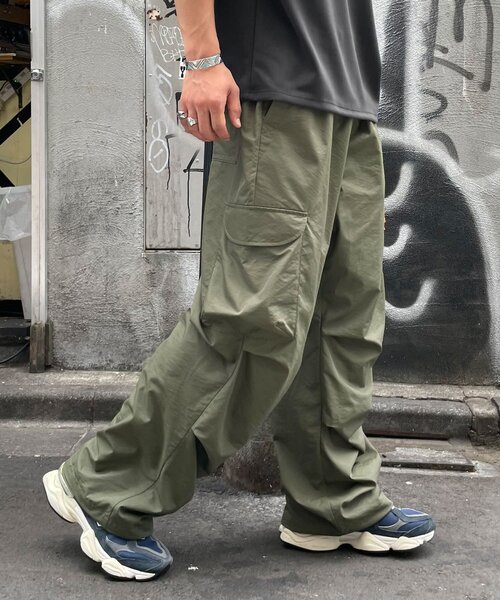 CIAOPANIC(チャオパニック)の「ナイロンタックカーゴパンツ(その他パンツ・メンズ・カーキ/ブラック・MEDIUM/LARGE)」の2枚目の写真