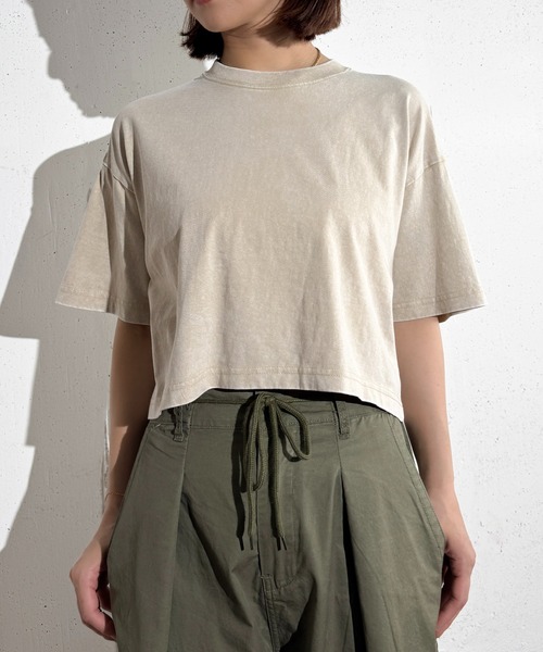 MAISON SELECT(メゾンセレクト)の「6C76 クロップド丈ウォッシュドカットソー(Tシャツ/カットソー・レディース・グレー/ブラック/ブラウン/ベージュ・FREE)」の4枚目の写真