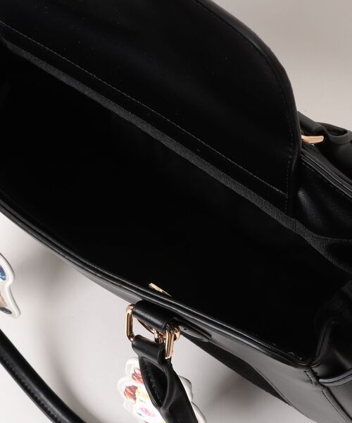 PAUL & JOE ACCESSOIRES(ポールアンドジョーアクセソワ)の「PAUL & JOE ACCESSOIRES (ポール&ジョーアクセソワ)トートバッグ PJA-B1473 BAG WITH GIPSY&NOUNETTE CHARM(トートバッグ・レディース・ブラウン/ブラック・FREE)」の8枚目の写真