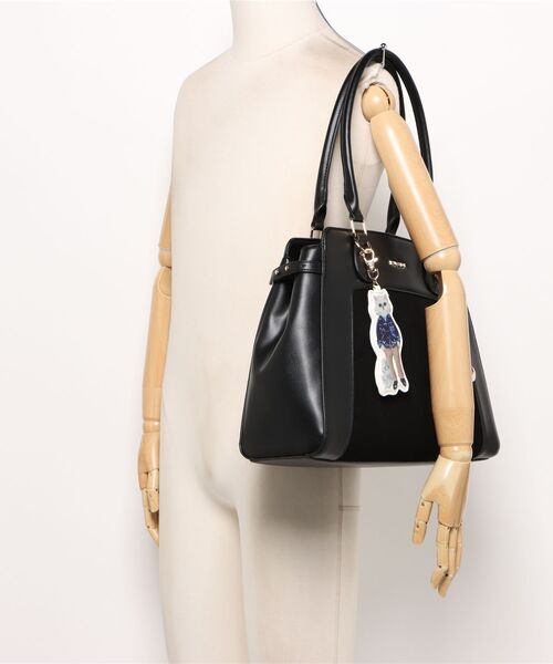PAUL & JOE ACCESSOIRES(ポールアンドジョーアクセソワ)の「PAUL & JOE ACCESSOIRES (ポール&ジョーアクセソワ)トートバッグ PJA-B1473 BAG WITH GIPSY&NOUNETTE CHARM(トートバッグ・レディース・ブラウン/ブラック・FREE)」の9枚目の写真